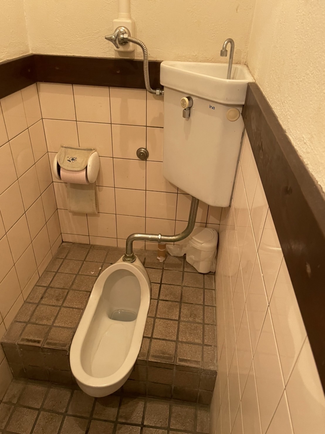 トイレのリフォーム工事【施工前】